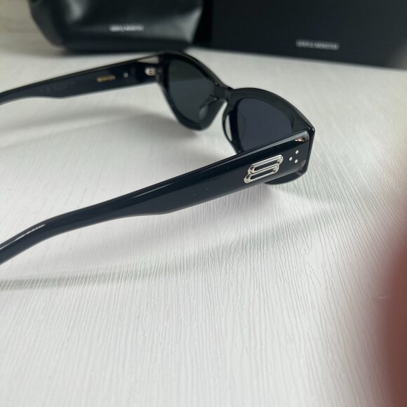 GENTLE MONSTER Black Sunglasses - Picture 6 of 9
